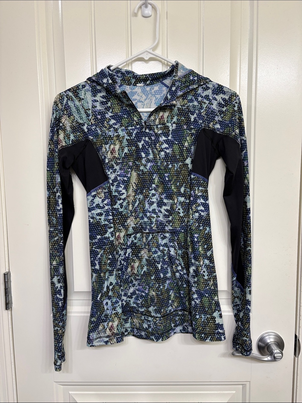 lululemon athletica Blue Multi Printed Hooded Long-Sleeve Top